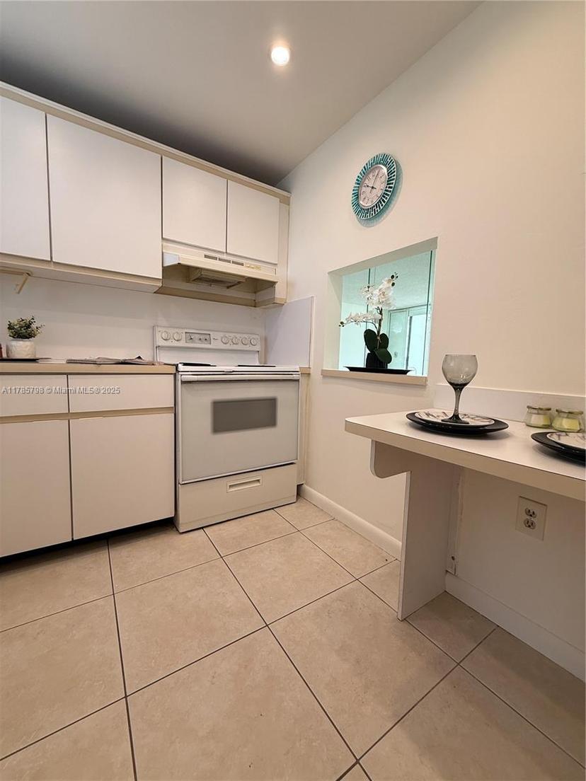 Picture of 9001 Sunrise Lakes Blvd # 208, Sunrise FL 33322
