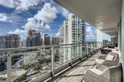 Picture of 90 SW 3Rd St # 4301, Miami, FL 33130