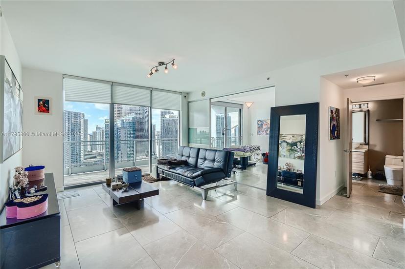Picture of 90 SW 3Rd St # 4301, Miami FL 33130