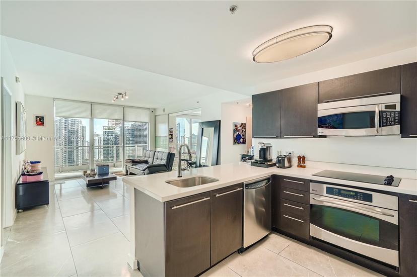 Picture of 90 SW 3Rd St # 4301, Miami FL 33130