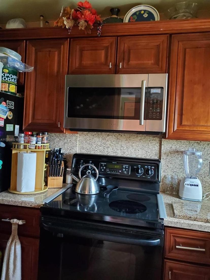 Picture of 8951 Sunrise Lakes Blvd # 311, Sunrise FL 33322