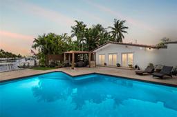 Picture of 1805 NE 117Th Rd, North Miami, FL 33181