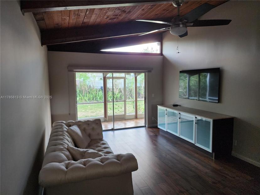 Picture of 249 Briarwood Cir # 15, Hollywood FL 33024