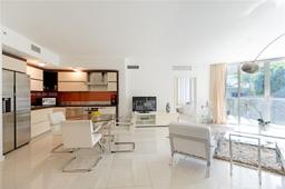 Picture of 2155 Washington Ct # 207, Miami Beach, FL 33139