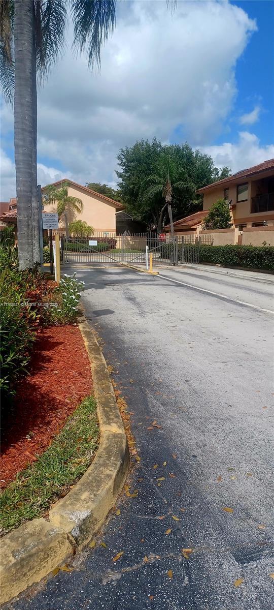 Picture of 11282 SW 9Th Ct, Pembroke Pines FL 33025