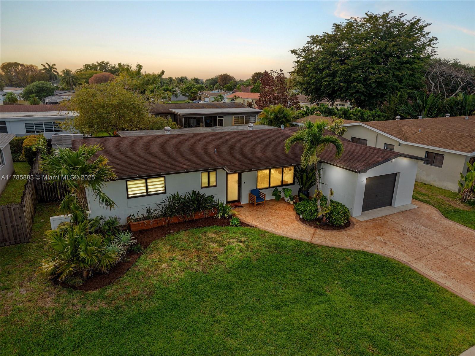 Picture of 1410 NW 114Th Ave, Pembroke Pines, FL 33026