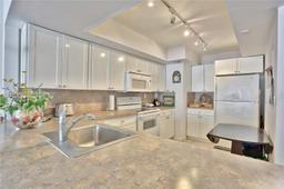 Picture of 555 NE 15Th St # 10G, Miami, FL 33132