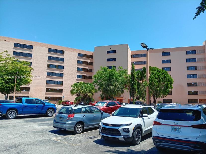 Picture of 9688 Fontainebleau Blvd # 401, Miami FL 33172