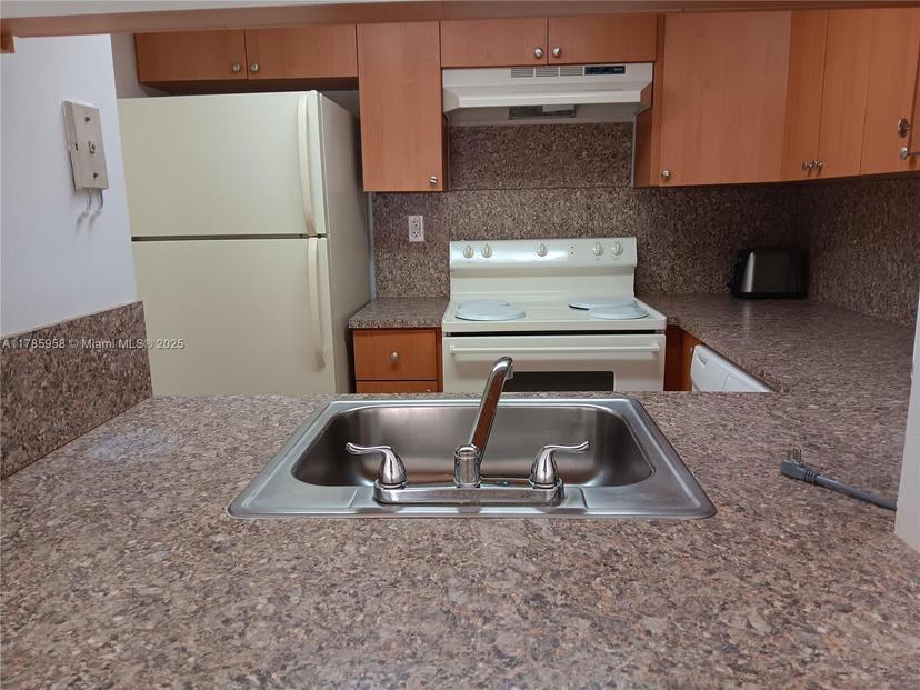 Picture of 9688 Fontainebleau Blvd # 401, Miami FL 33172