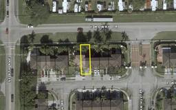 Picture of 637 E Mowry Ct, Homestead, FL 33030