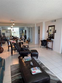 Picture of 427 Golden Isles Dr # 11J, Hallandale Beach, FL 33009