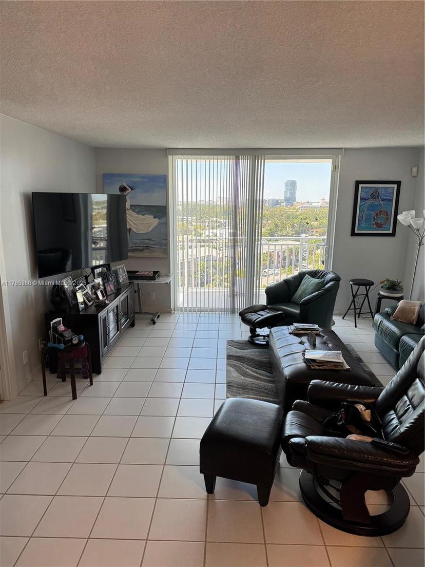 Picture of 427 Golden Isles Dr # 11J, Hallandale Beach FL 33009