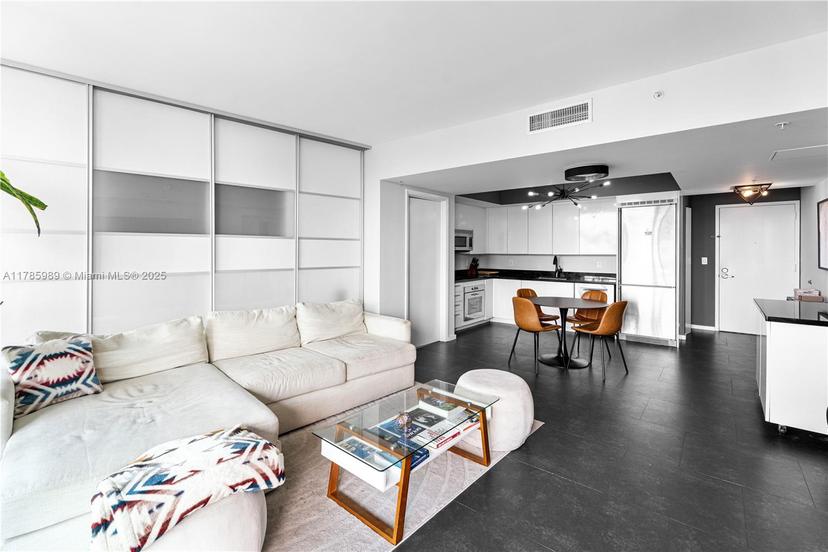 Picture of 92 SW 3Rd St # 4604, Miami FL 33130