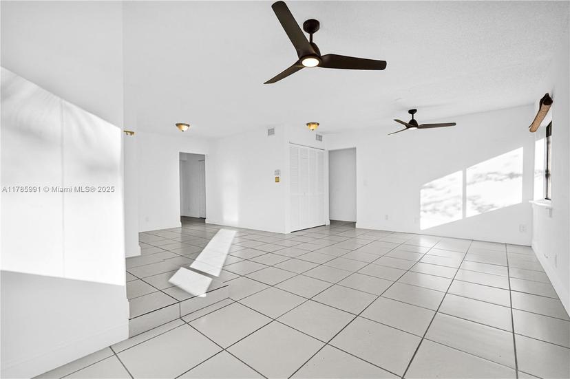 Picture of 238 Wimbledon Lake Dr # 238, Plantation FL 33324
