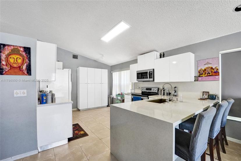 Picture of 530 SW 182Nd Way, Pembroke Pines FL 33029