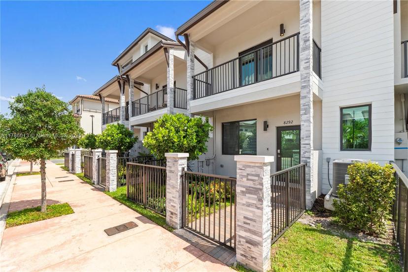 Picture of 8292 NW 43Rd, Doral FL 33178