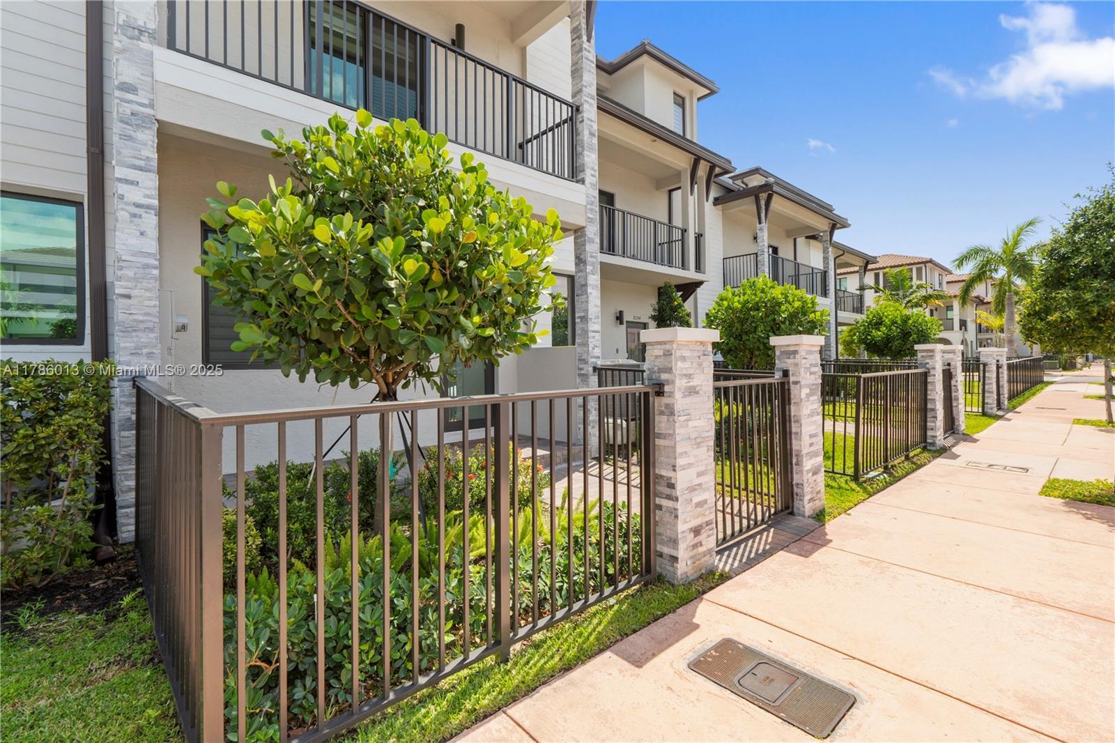 Picture of 8292 NW 43Rd, Doral, FL 33178