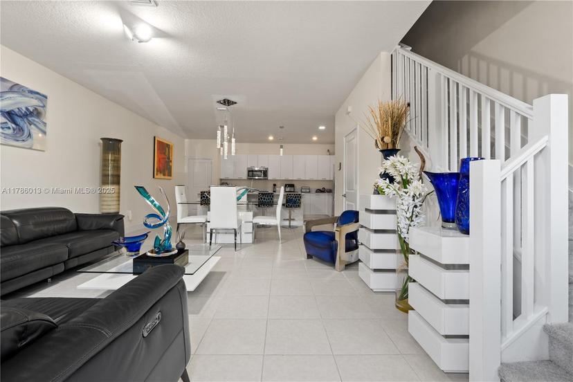 Picture of 8292 NW 43Rd, Doral FL 33178