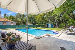 Picture of 827 NE 140Th St, North Miami, FL 33161
