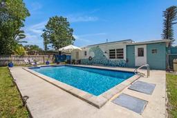 Picture of 827 NE 140Th St, North Miami, FL 33161
