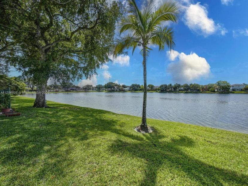 Picture of 230 NW 106Th Ter, Pembroke Pines FL 33026
