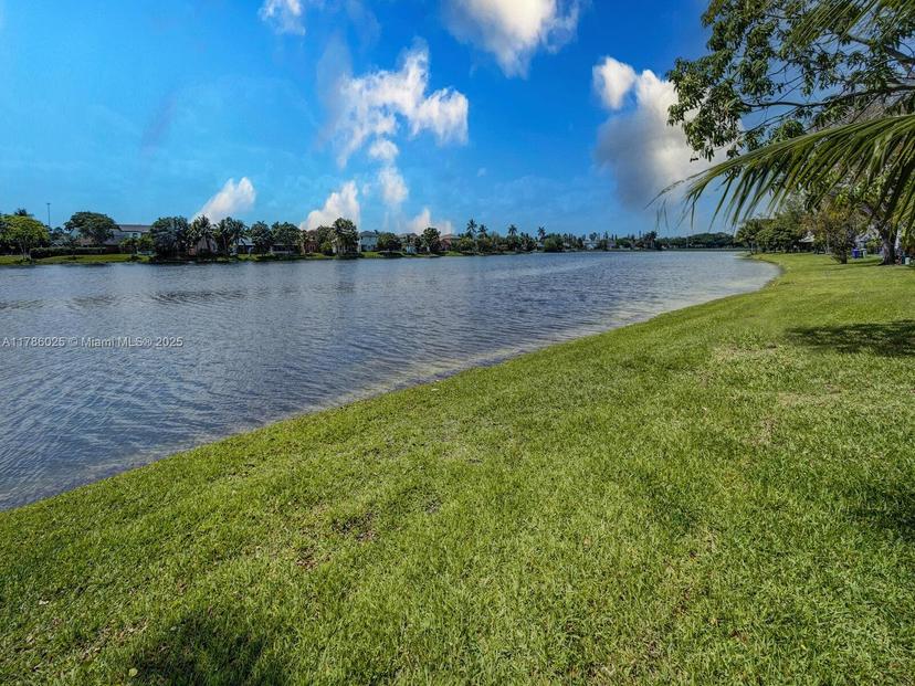 Picture of 230 NW 106Th Ter, Pembroke Pines FL 33026