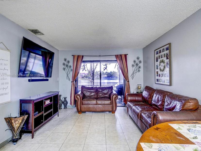 Picture of 230 NW 106Th Ter, Pembroke Pines FL 33026