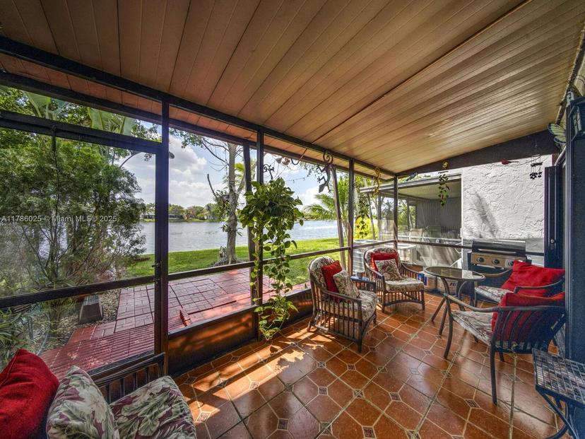 Picture of 230 NW 106Th Ter, Pembroke Pines FL 33026
