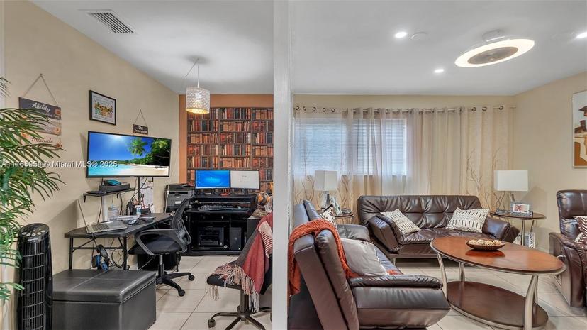 Picture of 3265 Griffin Rd # 106, Dania Beach FL 33312