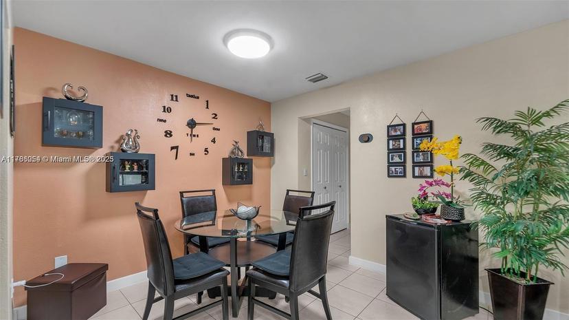 Picture of 3265 Griffin Rd # 106, Dania Beach FL 33312