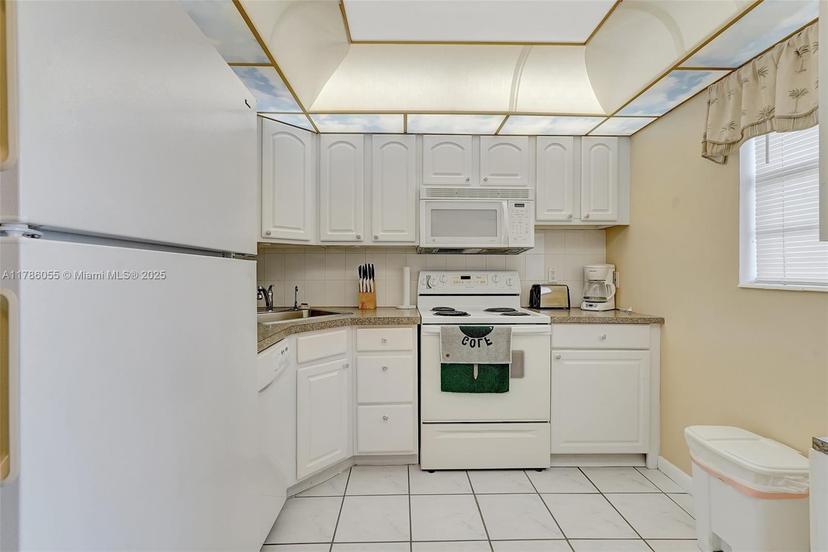 Picture of 2800 NW 47Th Ter # 404B, Lauderdale Lakes FL 33313