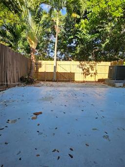 Picture of 9650 Fontainebleau Blvd # 4, Miami, FL 33172