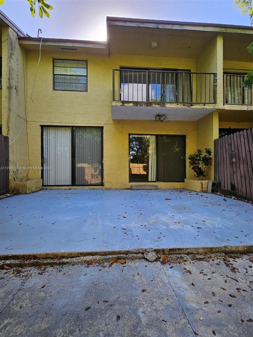 Picture of 9650 Fontainebleau Blvd # 4, Miami FL 33172