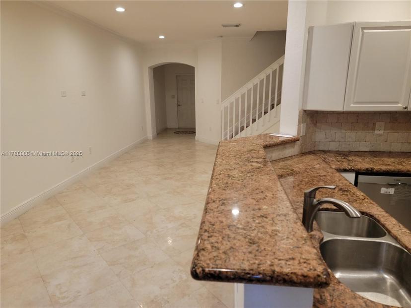 Picture of 8463 NW 107Th Path # 33, Doral FL 33178