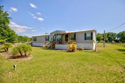 Picture of 3201 Pamela Dr, Lorida, FL 33857