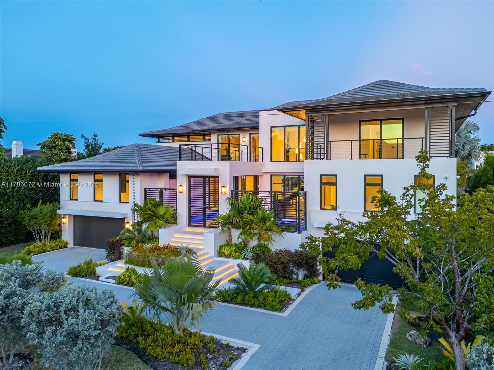 Picture of 6853 Sunrise Ct, Coral Gables, FL 33133