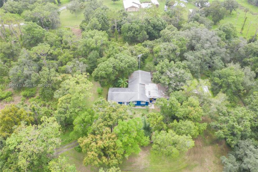 Picture of 1745 County Road 731, Other City - In The State Of Florida FL 33960