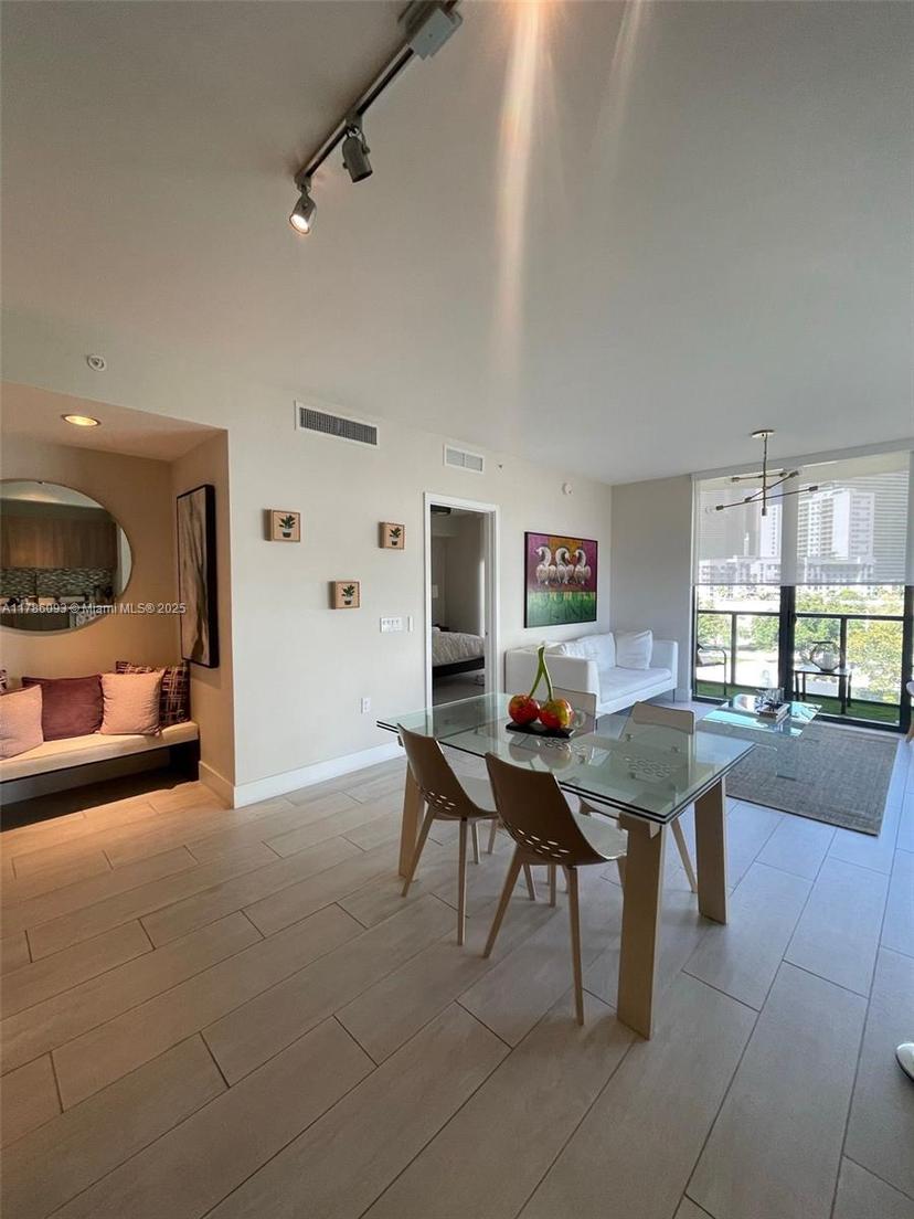 Picture of 201 SW 17Th Rd # 607, Miami FL 33129