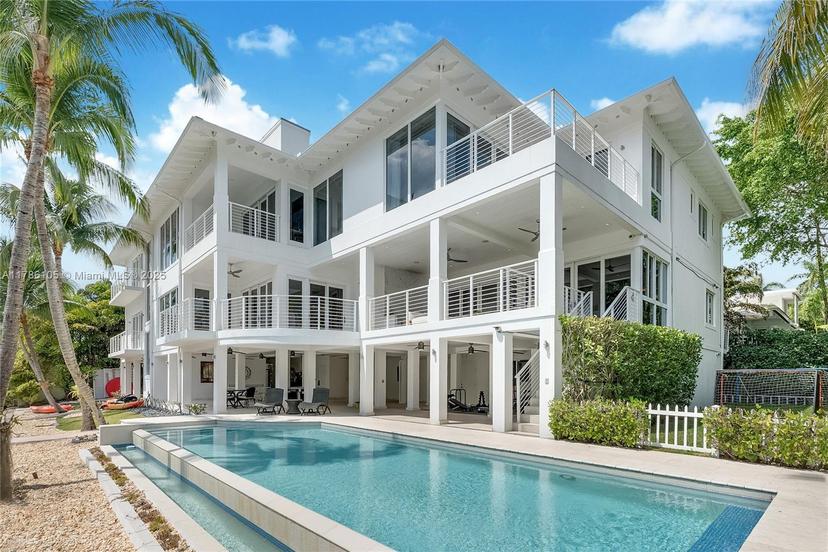 Picture of 3835 Carole Ct, Miami FL 33133