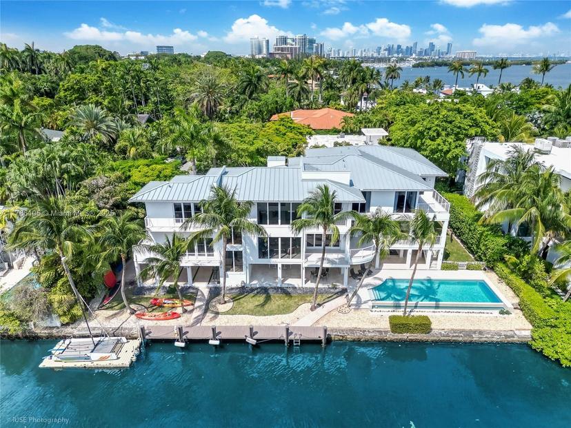 Picture of 3835 Carole Ct, Miami FL 33133