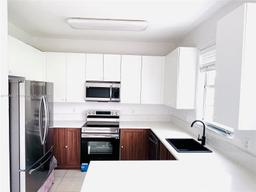 Picture of 445 NE 21St Ave, Homestead, FL 33033