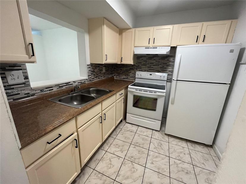 Picture of 3710 NW 21St St # 211, Lauderdale Lakes FL 33311