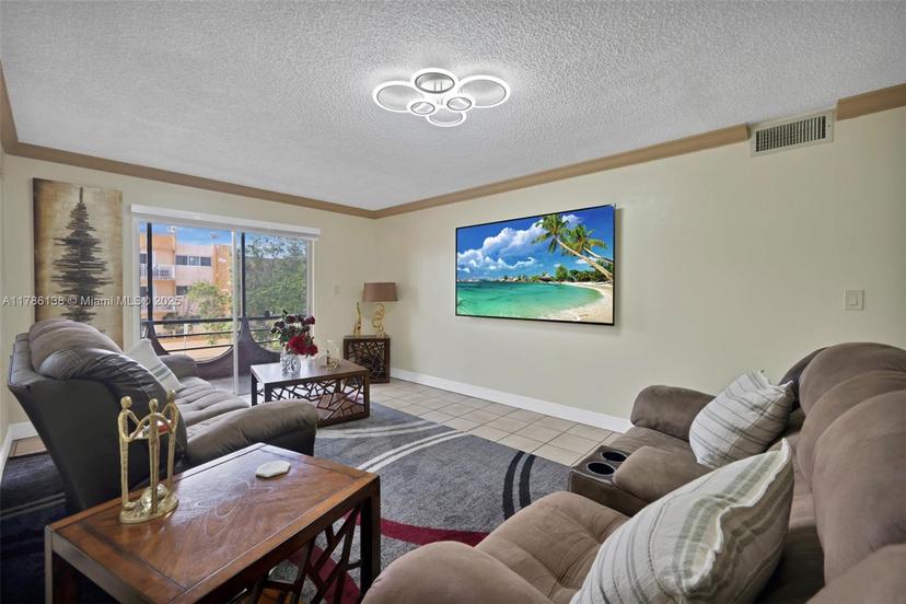 Picture of 4670 W 13Th Ln # 207, Hialeah FL 33012