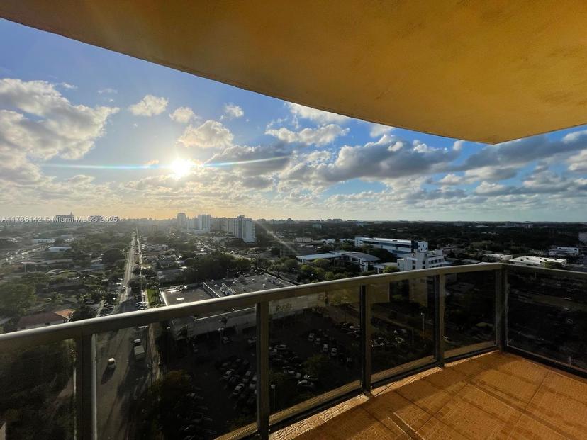 Picture of 2301 SW 27 Av # 1506, Miami FL 33145