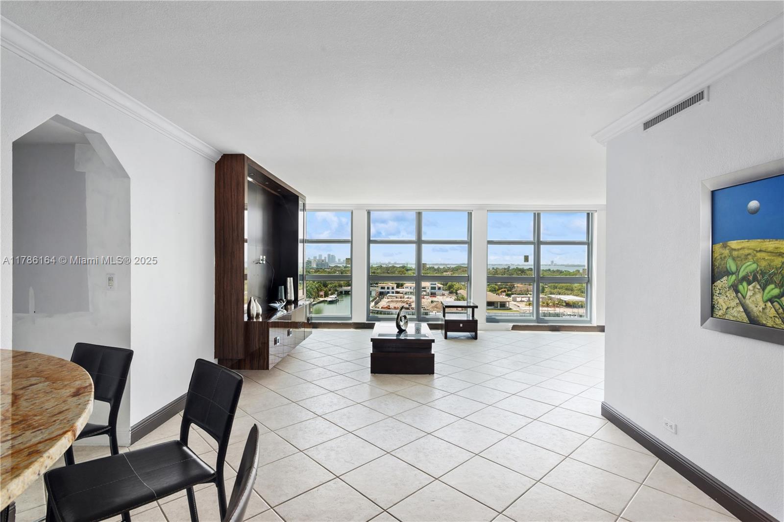 Picture of 5055 Collins Ave # 10J, Miami Beach, FL 33140