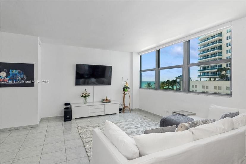 Picture of 5055 Collins Ave # 5F, Miami Beach FL 33140
