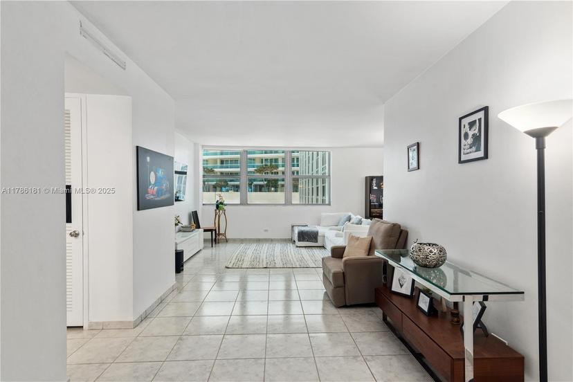 Picture of 5055 Collins Ave # 5F, Miami Beach FL 33140