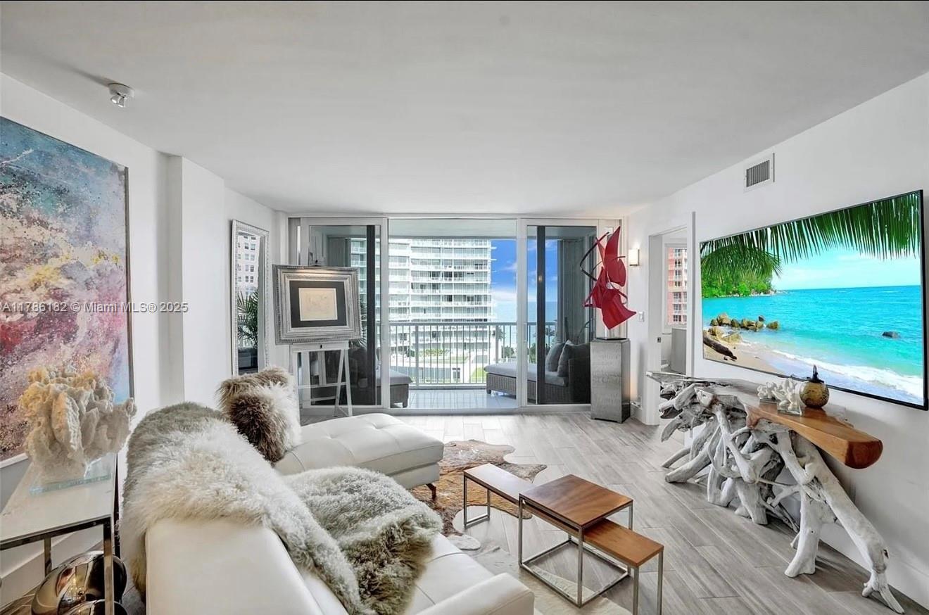 Picture of 2200 NE 33Rd Ave # 10F, Fort Lauderdale, FL 33305