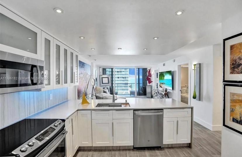 Picture of 2200 NE 33Rd Ave # 10F, Fort Lauderdale FL 33305
