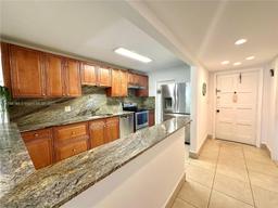 Picture of 1001 Hillcrest Ct # 306, Hollywood, FL 33021
